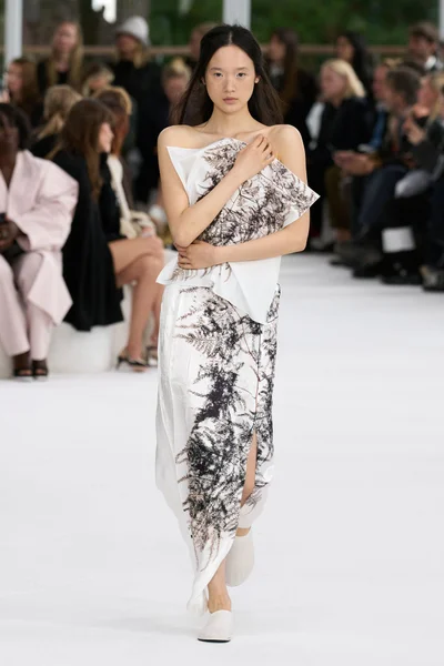 Look 35